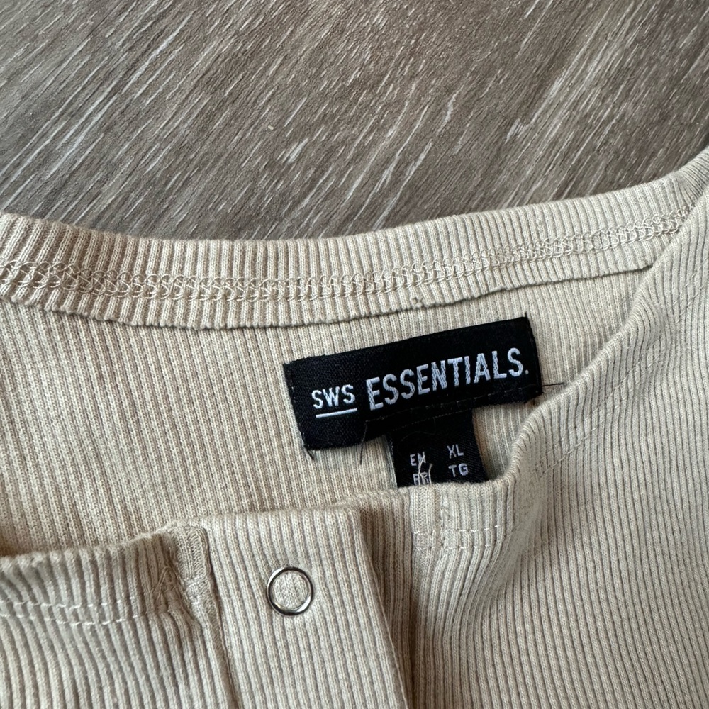 Essentials tank! - Picture 2 of 2